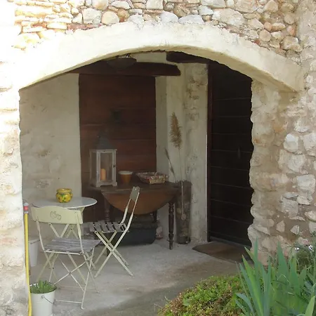 De La Chérine Bed & Breakfast Quinson