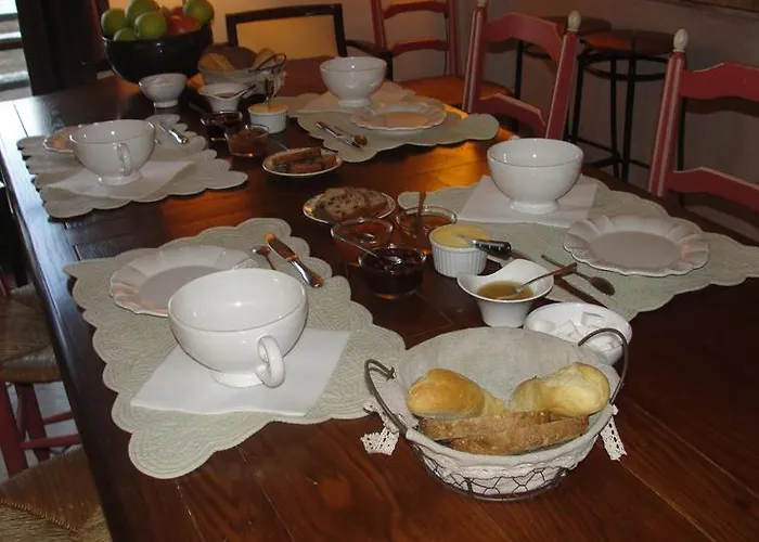 De La Cherine Bed & Breakfast Quinson