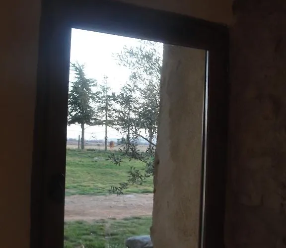 לינה וארוחת בוקר De La Cherine